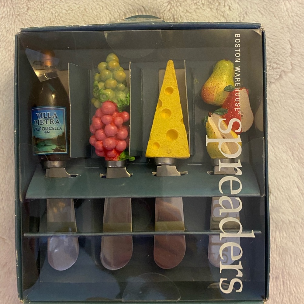 Cheese spreaders